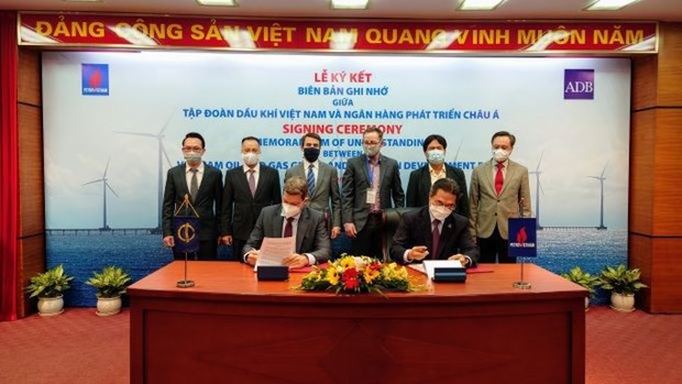 Grupo petrolero de Vietnam y Banco Asiatico por promover desarrollo de energia verde hinh anh 2
