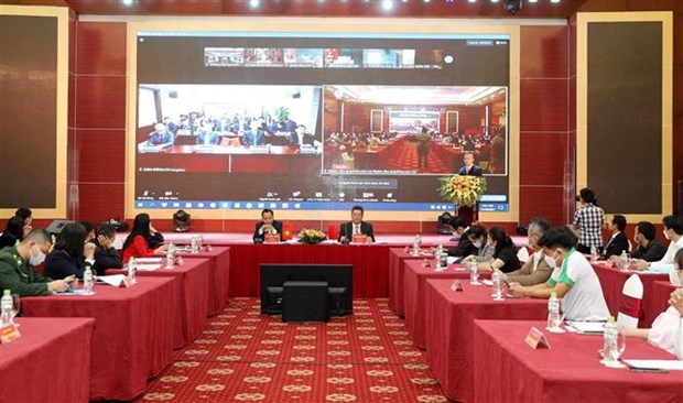 Vigorizan cooperacion comercial entre Vietnam y China hinh anh 2