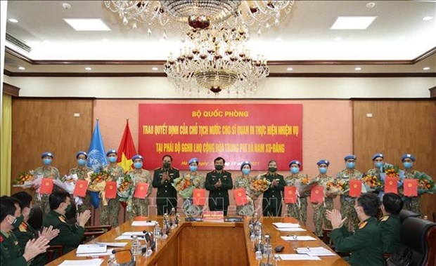Envia Vietnam mas oficiales a las misiones de paz de la ONU hinh anh 1