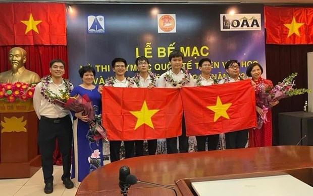 Vietnam cosecha resultados destacados en Olimpiada Internacional de Astronomia y Astrofisica hinh anh 1