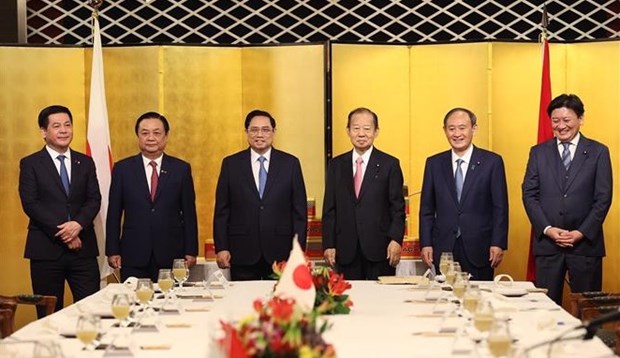 Primer ministro de Vietnam se reune con exdirigentes de Japon hinh anh 2