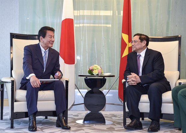 Primer ministro de Vietnam se reune con expremier de Japon hinh anh 2