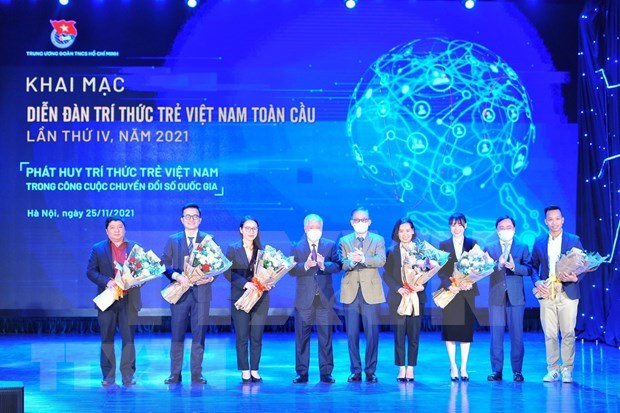 Inauguran Foro Global de Jovenes Intelectuales de Vietnam en 2021 hinh anh 1