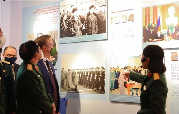 Exposicion sobre relaciones Vietnam-Rusia abre sus puertas en Hanoi hinh anh 1