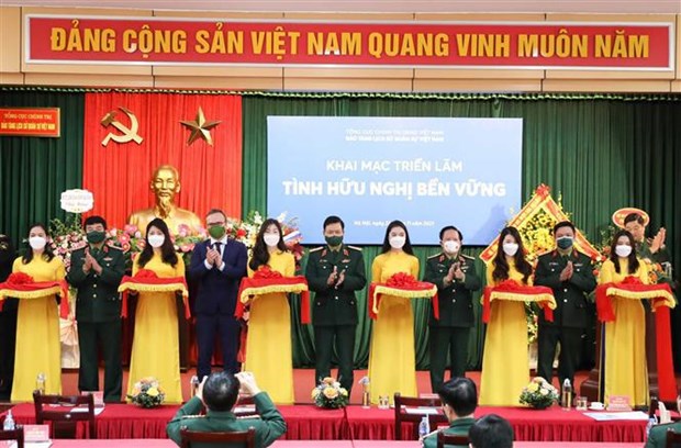 Exposicion sobre relaciones Vietnam-Rusia abre sus puertas en Hanoi hinh anh 2