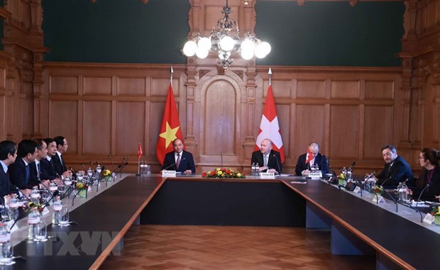 Jefe de Estado vietnamita se reune con presidente del Consejo Nacional de Suiza hinh anh 2