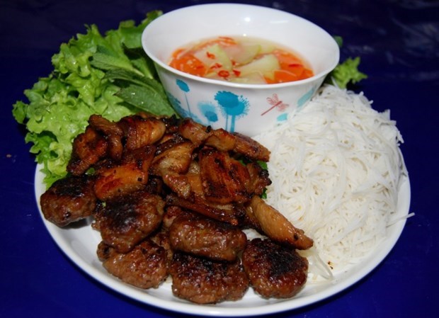 Bun cha, quintaesencia de la cocina callejera de Vietnam hinh anh 1