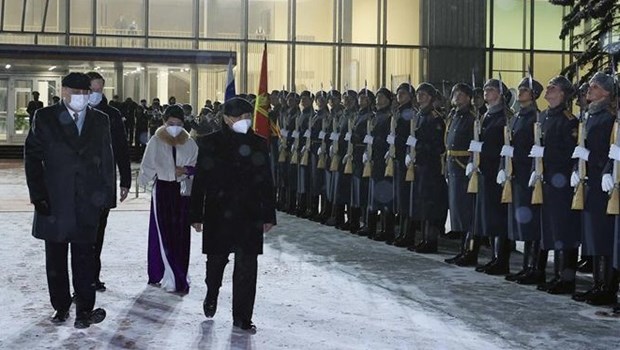 Presidente vietnamita concluye con exito su visita oficial a Rusia hinh anh 1