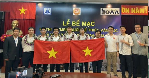 Vietnam cosecha medallas en Olimpiada Internacional de Astronomia y Astrofisica hinh anh 1
