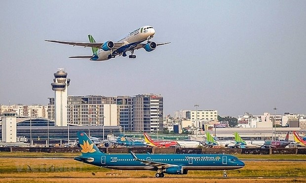 Proponen restaurar vuelos internacionales regulares a Vietnam hinh anh 1