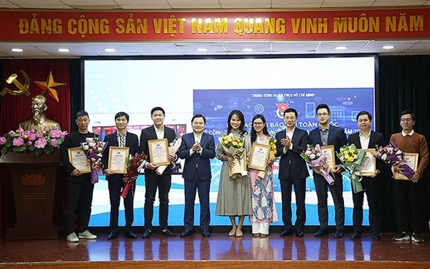 Entregan en Vietnam Premio Nacional de Prensa sobre labores sindicales en 2021 hinh anh 1