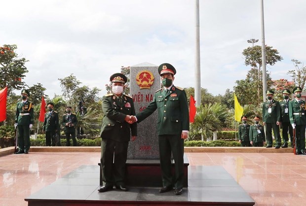 Intensifican Vietnam y Laos cooperacion en defensa hinh anh 1