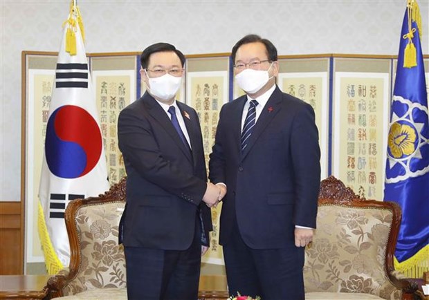 Presidente del Parlamento de Vietnam se reune con primer ministro surcoreano hinh anh 1