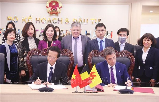 Vietnam firma proyectos de cooperacion con region belga hinh anh 1