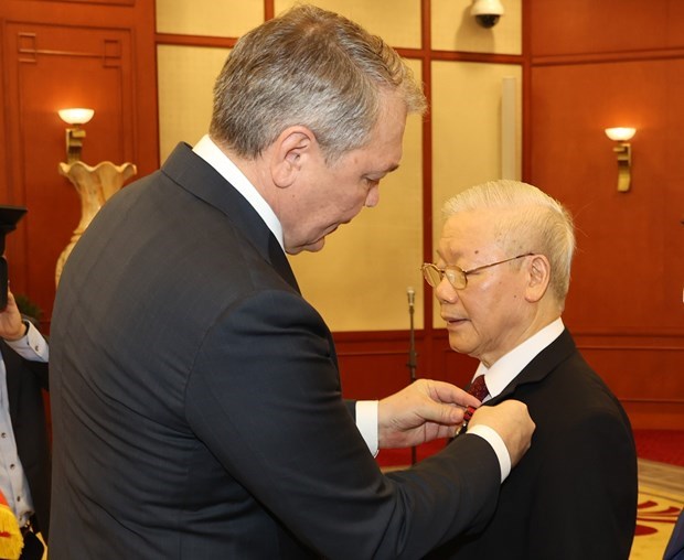 Maximo dirigente partidista de Vietnam recibe Premio Lenin de Rusia hinh anh 1