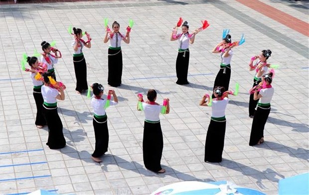 Danza Xoe de Vietnam reconocida por UNESCO como patrimonio inmaterial mundial hinh anh 2