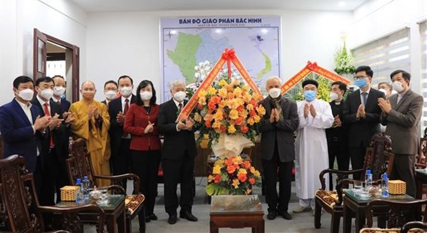 Felicitan a catolicos y protestantes en Vietnam por Navidad hinh anh 1