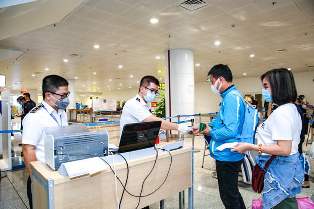 Vietnam dispuesto a reanudar vuelos internacionales regulares hinh anh 2