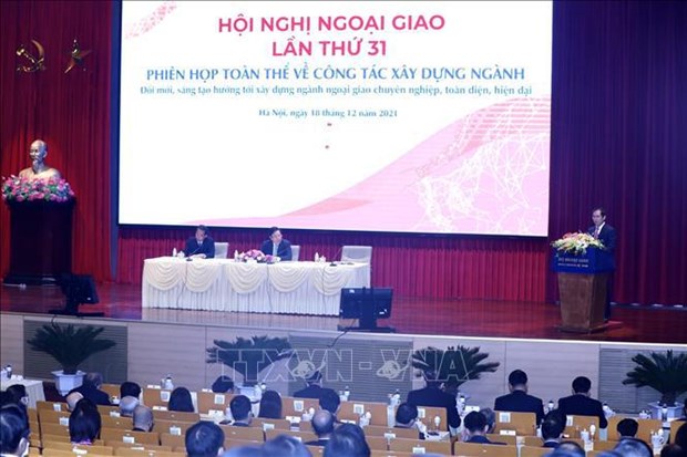 Vietnam por construir una diplomacia profesional, integral y moderna hinh anh 1