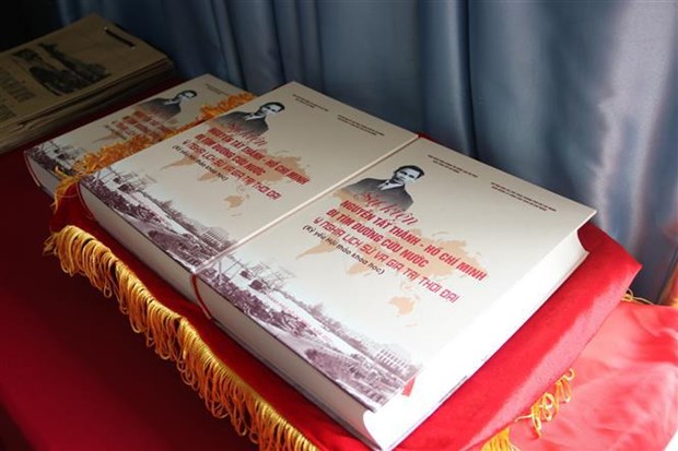 Resaltan pensamiento y trayectoria revolucionaria del Presidente Ho Chi Minh hinh anh 1