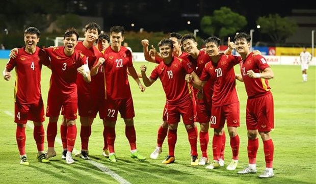 Vietnam avanza a semifinales de Copa AFF Suzuki con goleada a Camboya hinh anh 1