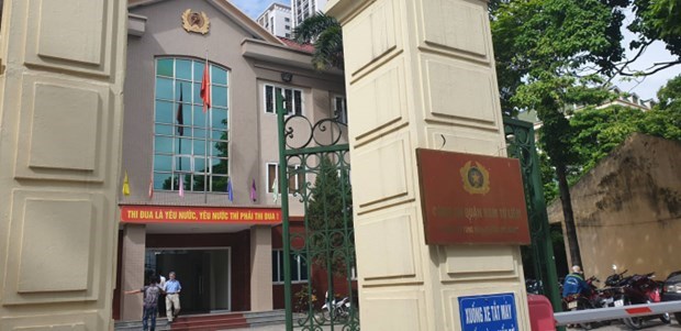 Condenan a extranjeros a prision por casos de permanencia ilegal en Vietnam hinh anh 1