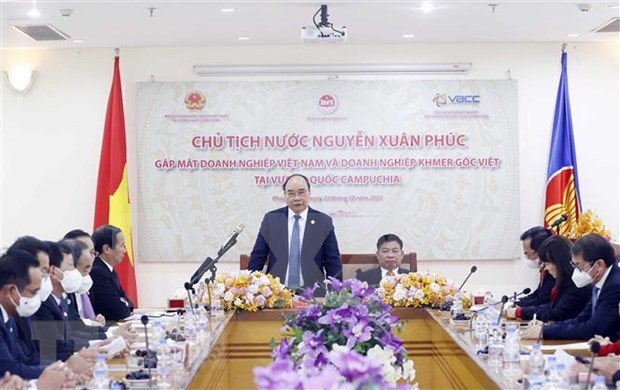 Presidente de Vietnam pide a empresas nacionales promover inversion en Camboya hinh anh 1