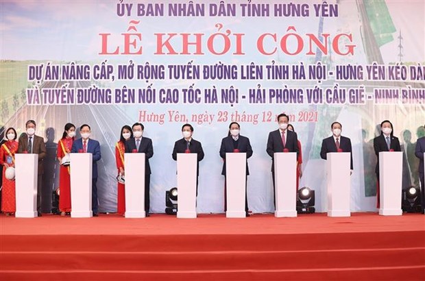 Primer ministro de Vietnam exige impulsar desarrollo armonico de provincia de Hung Yen hinh anh 3