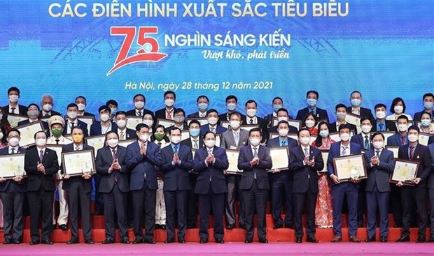 Primer ministro de Vietnam resalta nutridas iniciativas para impulsar desarrollo nacional hinh anh 1