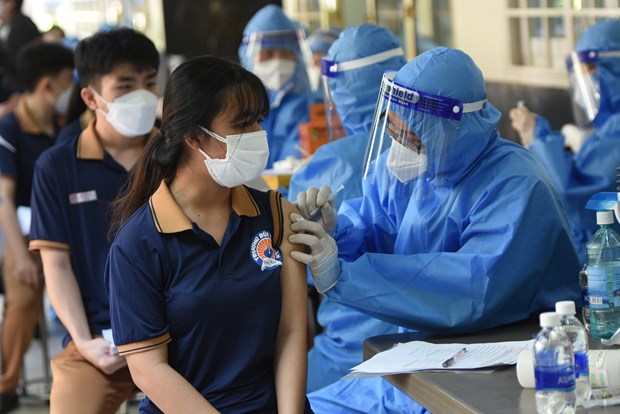 Vietnam avanza en campana de inmunizacion contra el COVID-19 gracias a 