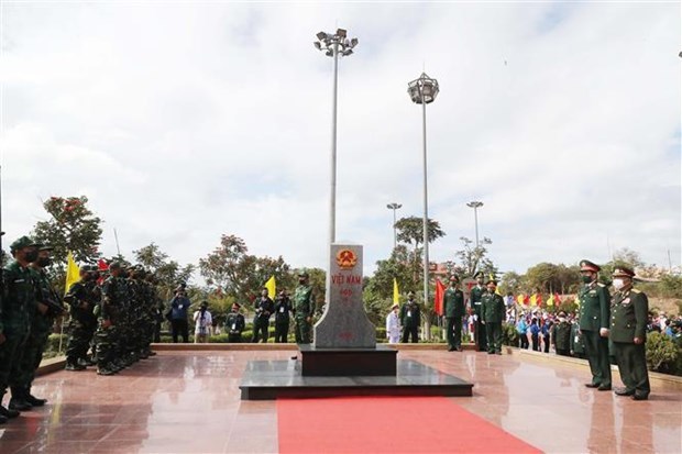 Visita del primer ministro de Laos a Vietnam impulsara los nexos bilaterales hinh anh 3