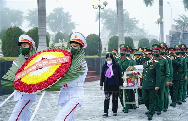 Rinden homenaje postumo a combatientes vietnamitas caidos en Laos hinh anh 1