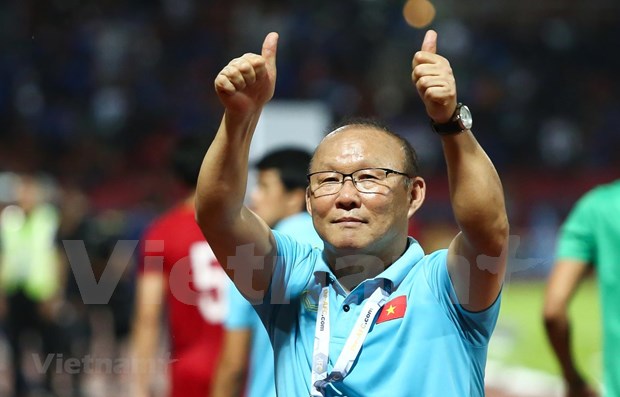 Entrenador Park Hang-seo, primer extranjero honrado en deporte vietnamita hinh anh 1