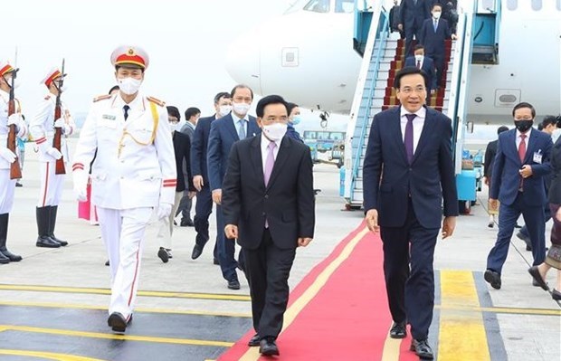 Primer ministro de Laos inicia visita oficial a Vietnam hinh anh 2
