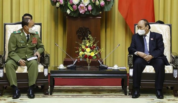 Cooperacion en defensa y seguridad, un pilar de relaciones Vietnam-Laos hinh anh 1
