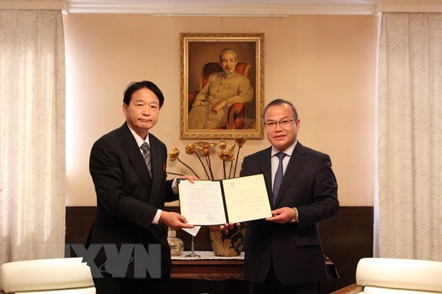 Designan a ciudadanos japoneses como consules honorarios de Vietnam en Nagoya y Mie hinh anh 1