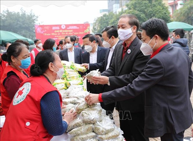 Hanoi brinda apoyo a ciudadanos desfavorecidos en ocasion de Tet hinh anh 1