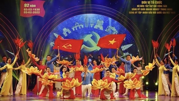 Efectuan programa artistico en conmemoracion de la fundacion del Partido Comunista de Vietnam hinh anh 1