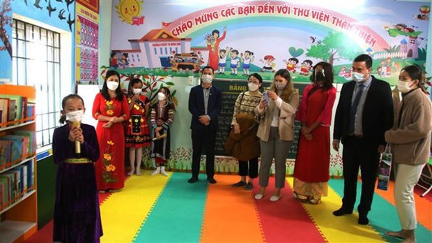 Programa de Israel brinda biblioteca a alumnos en provincia montanosa de Vietnam hinh anh 1
