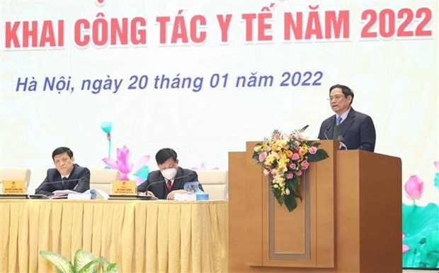 Elogia premier vietnamita logros del sector de salud en 2021 hinh anh 1
