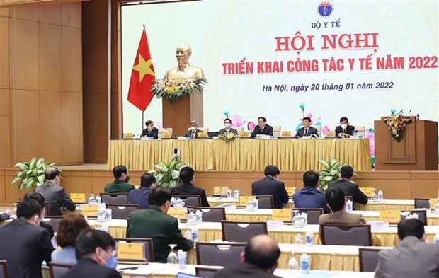 Elogia premier vietnamita logros del sector de salud en 2021 hinh anh 2
