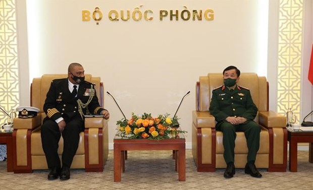 Recibe viceministro de Defensa de Vietnam al nuevo agregado militar de Sudafrica hinh anh 1
