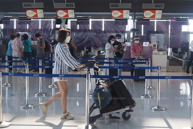 Tailandia alivia restricciones para reactivar el turismo hinh anh 1