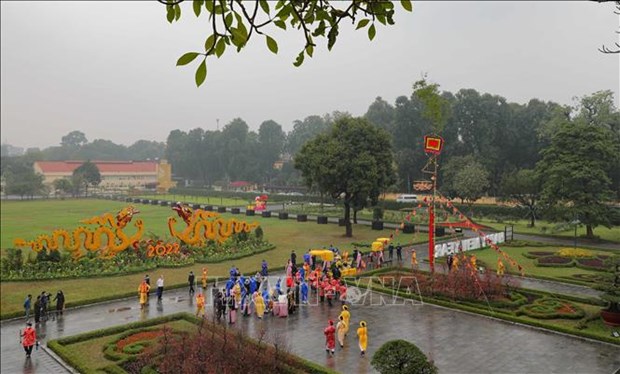 Recrean ceremonias reales en Ciudadela Imperial de Thang Long en Hanoi por el Tet hinh anh 1