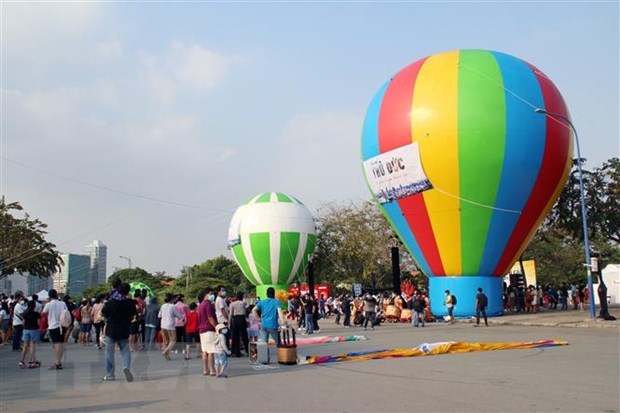Celebran primer Festival de globos aerostaticos en Ciudad Ho Chi Minh hinh anh 1