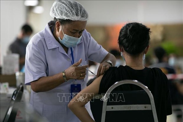Laos alcanzo objetivo de vacunacion para 2021 hinh anh 1