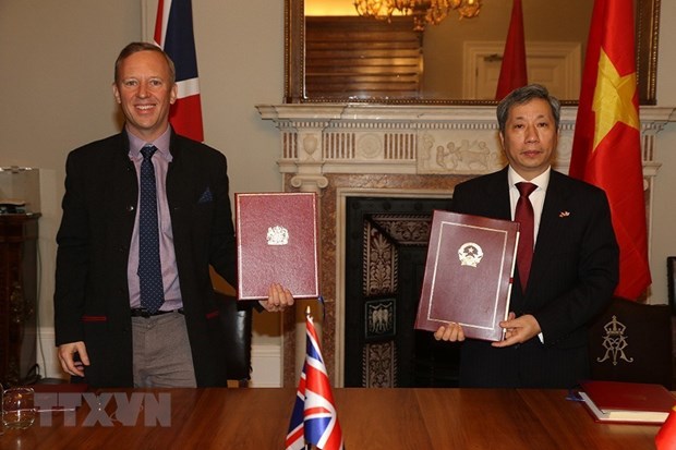 Embajador britanico se muestra impresionado con compromiso de Vietnam en COP26 hinh anh 3