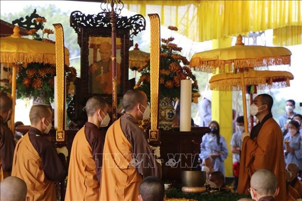 Miles asisten al funeral de maestro zen Thich Nhat Hanh hinh anh 2
