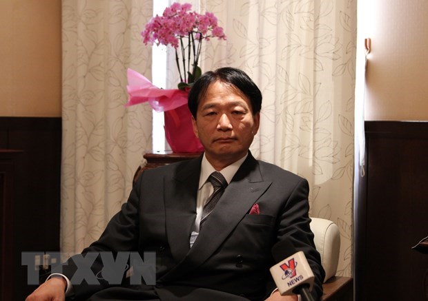 Diplomaticos japoneses destacan relaciones con Vietnam hinh anh 2