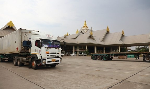 Laos alcanza superavit comercial de mil millones de dolares en 2021 hinh anh 1
